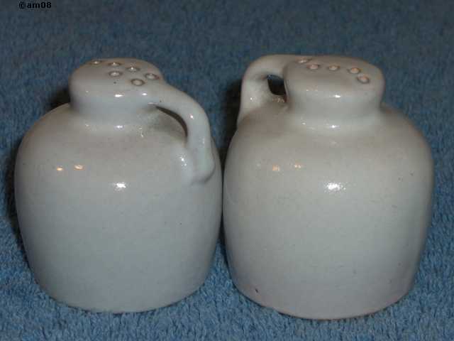 Jug shakers glazed white sand